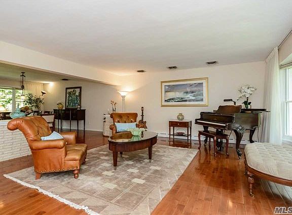 3rd image of 82 Bogart Ave