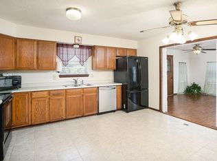 100 Lochwood Cir, Yukon, OK 73099