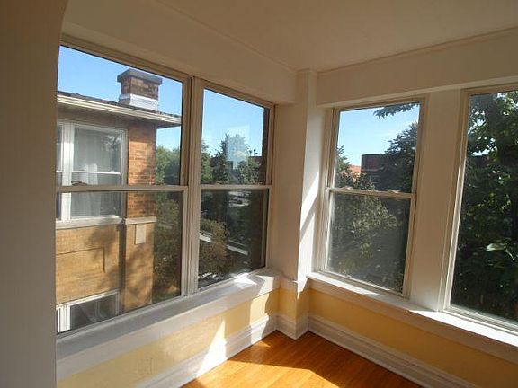 4th image of 4418 N Wolcott Ave APT 2F