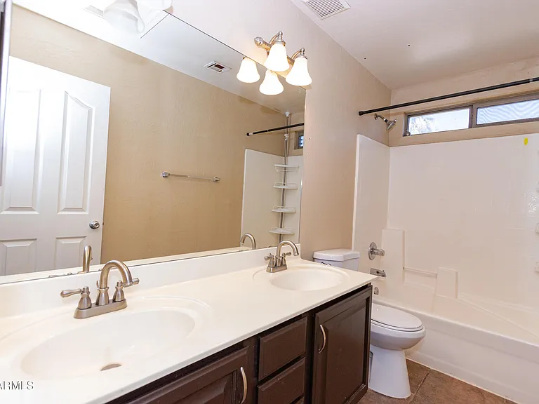 720 W Hancock Ave — Photo 36