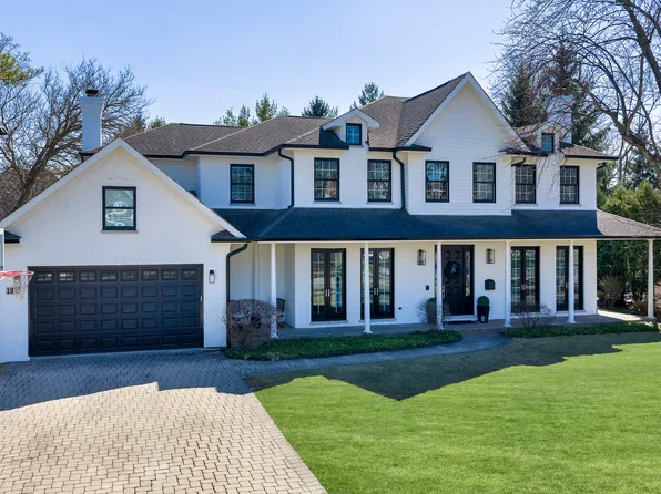 1045 Woodlawn Rd, Glenview, IL 60025