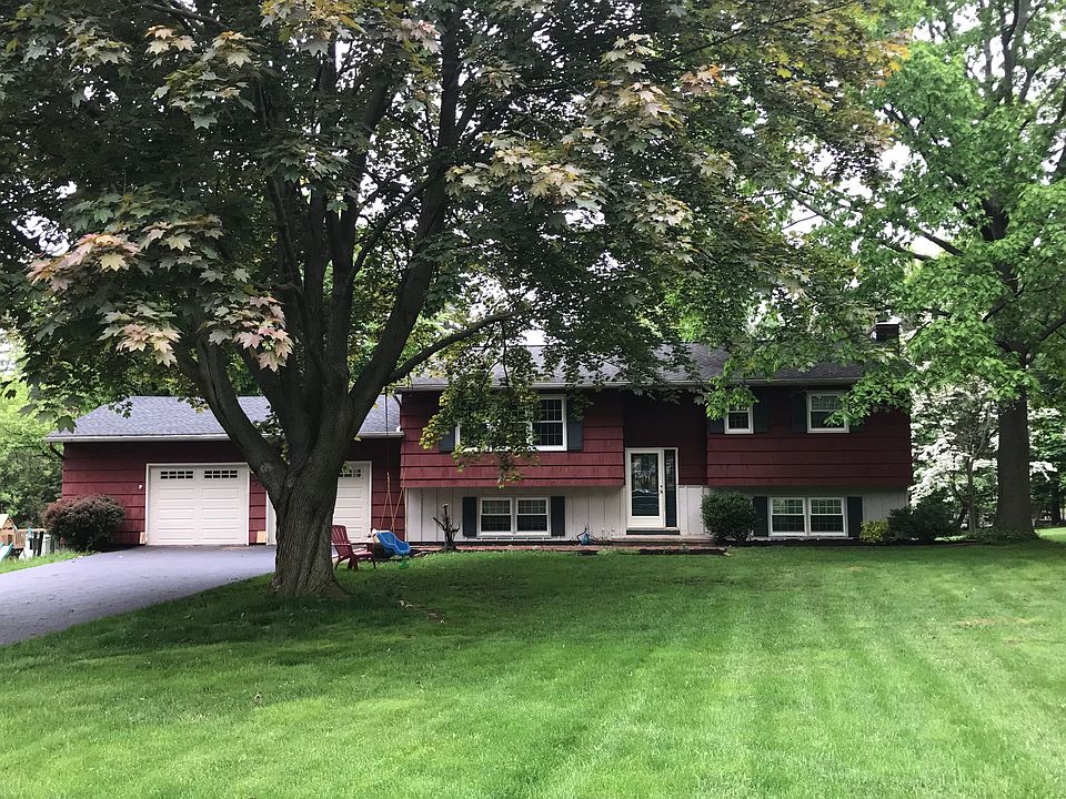1st image of 40 Matthew Dr