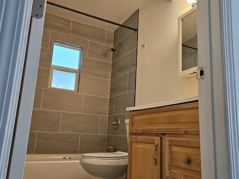 1110 Ivy St #4 — Photo 4