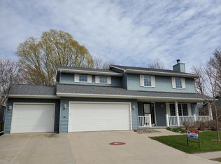 215 Ashton St, Gilbert, IA 50105