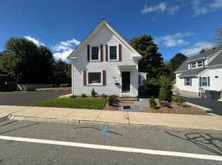 28 Grove St #A, Hopkinton, MA 01748