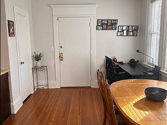 5th image of 144 Irving Ave APT B1