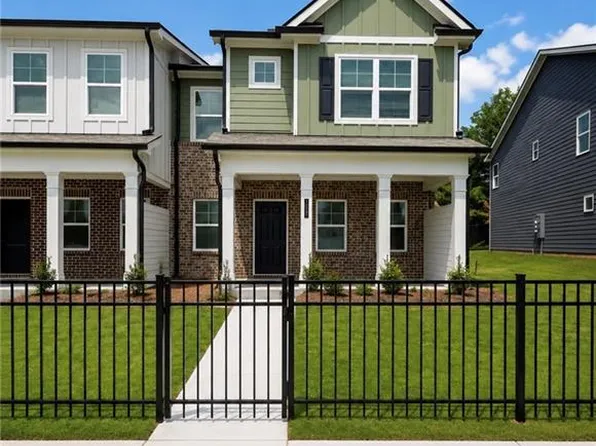 3277 Lake Carlton Rd SW, Loganville, GA 30052