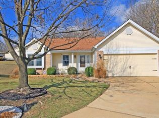 3 Rockwood Place Ct, Eureka, MO 63025
