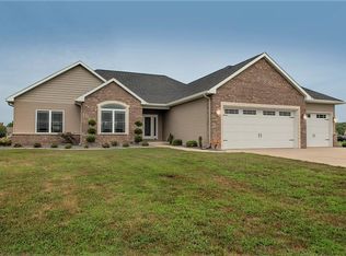 16775 Stoneridge Dr, Effingham, IL 62401