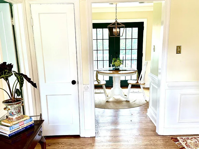 1210 Foxcroft Rd — Photo 4