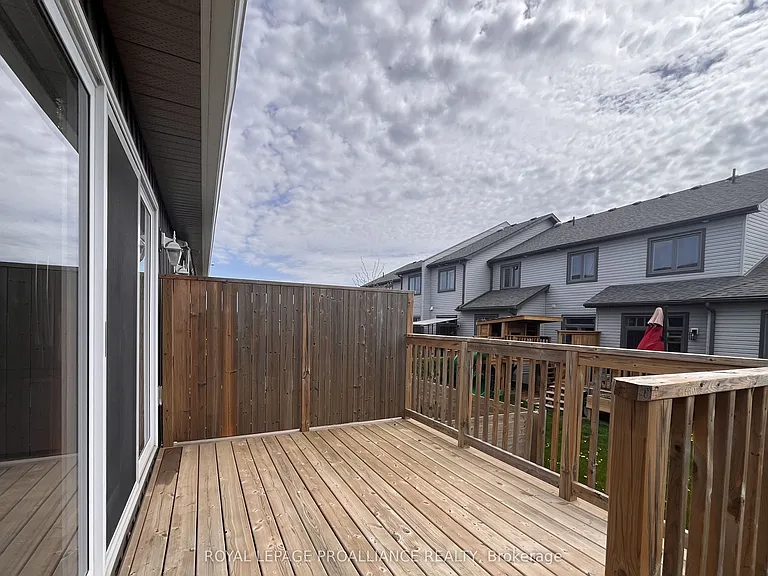 22 Stirling Cres — Photo 25