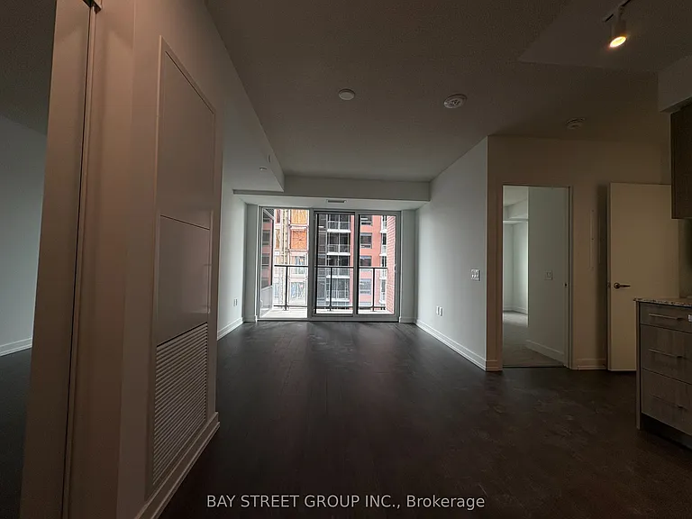 4010 Eglinton Ave W #1122 — Photo 3