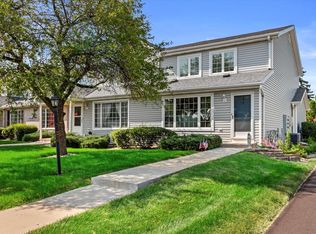 10264 W Whitnall Edge Cir UNIT A, Franklin, WI 53132