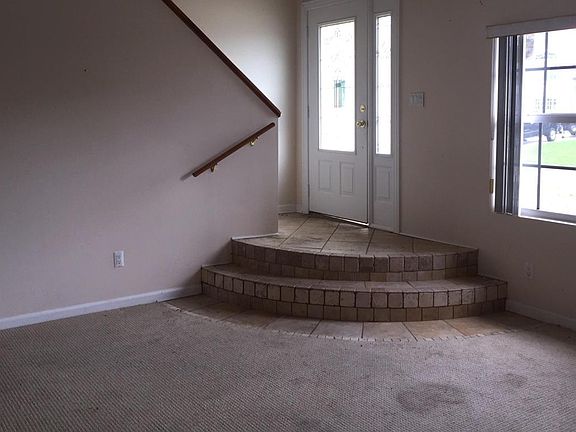 3rd image of 766 SE Portage Ave