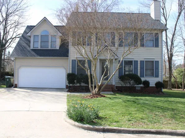 102 Uxbridge Ct, Cary, NC 27513