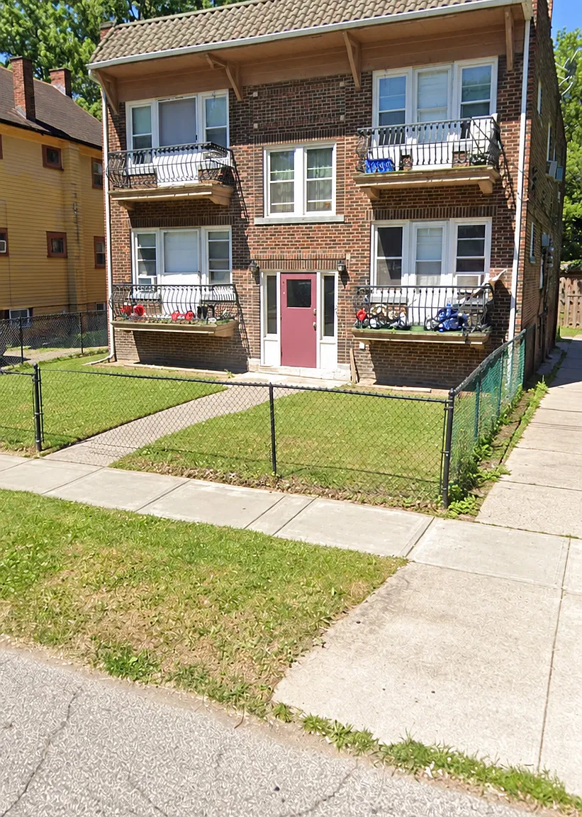 2 bed, 880 sqft, $900 — Photo 1