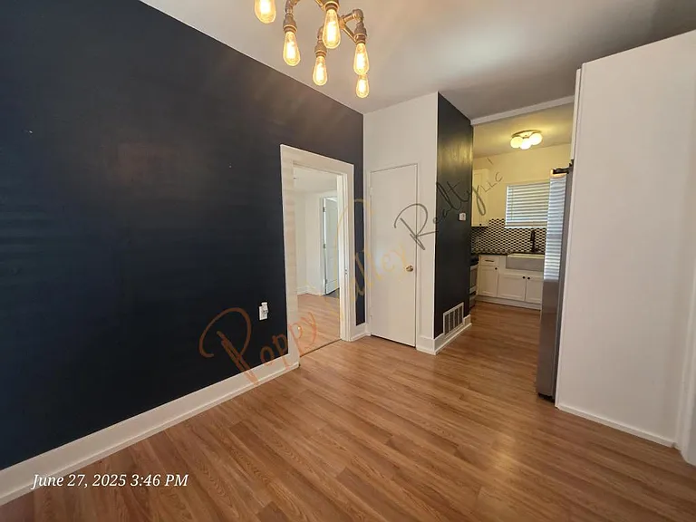 305 Grandview Ave — Photo 7