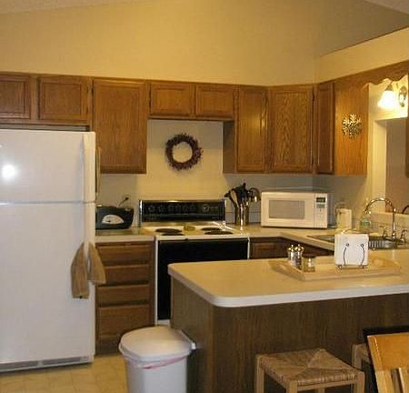 3rd image of 930 Pondview Ct
