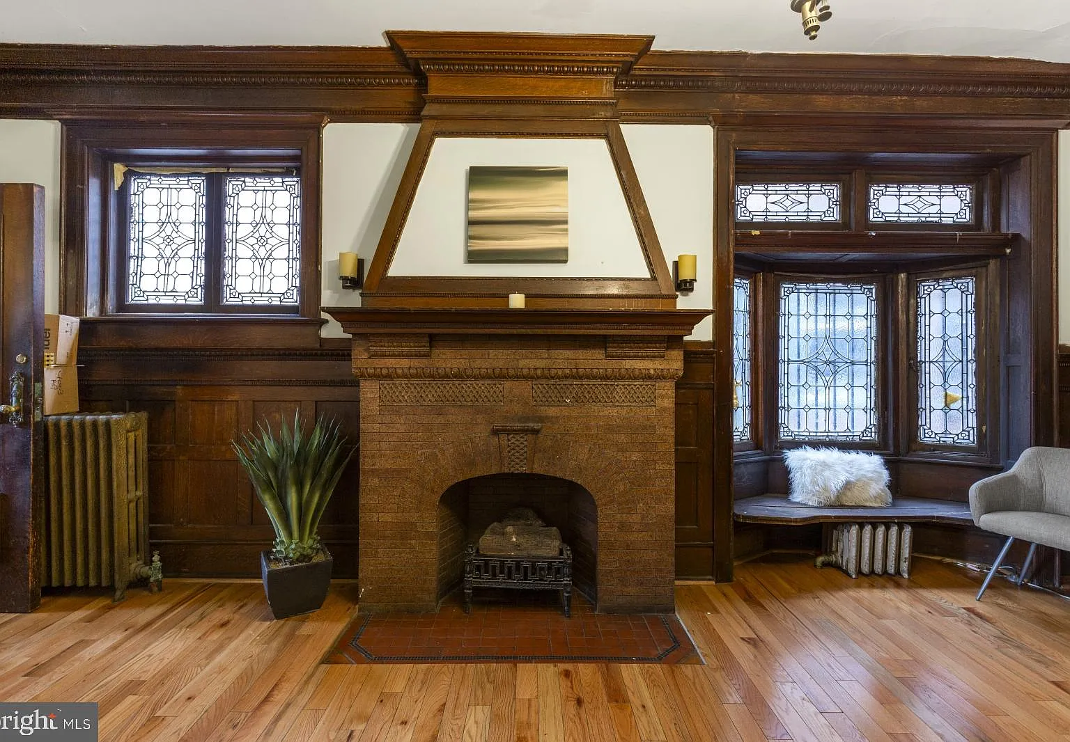 8 bed, 2.5 bath, 2619 sqft, $7,000 — Photo 2