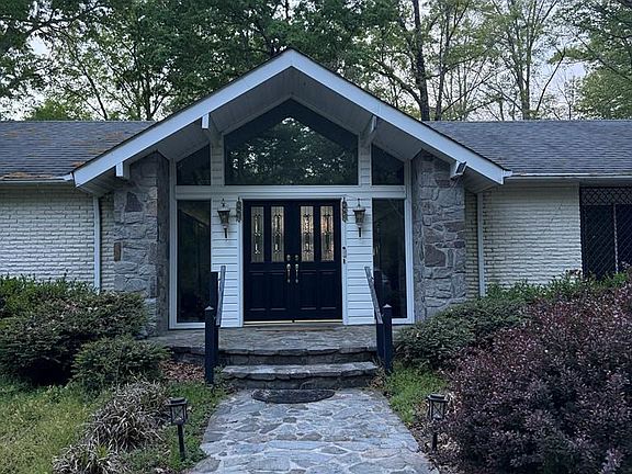 2nd image of 350 Laurel Woods Dr