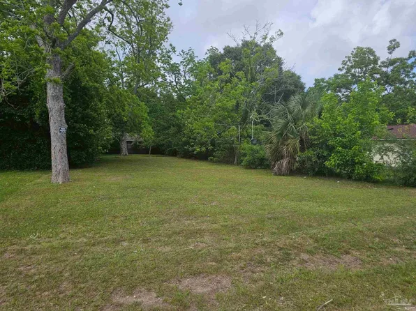 2414 W Yonge St, Pensacola, FL 32505