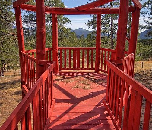 Deck with Gazebo and stunning mountain views
