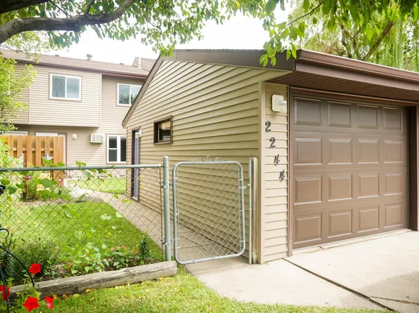 2244 30 1/2 Ave S, Fargo, ND 58103