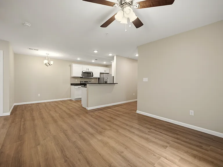 2319 Lantern Ridge Dr — Photo 8