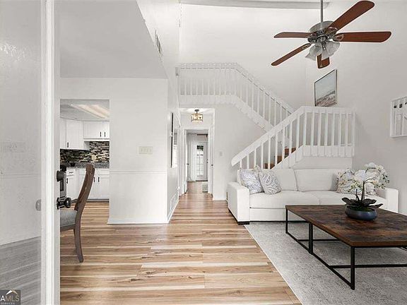 2nd image of 1609 Homestead Trl