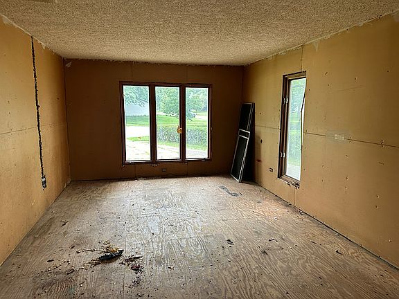 5th image of 721 Grace Ct