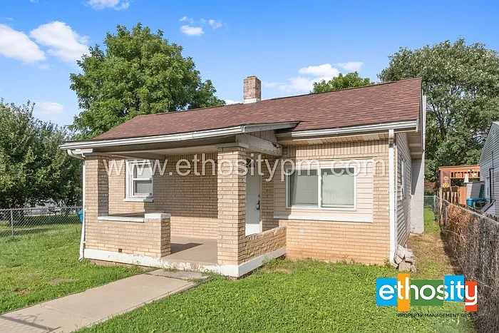 2741 Foltz St photo 1