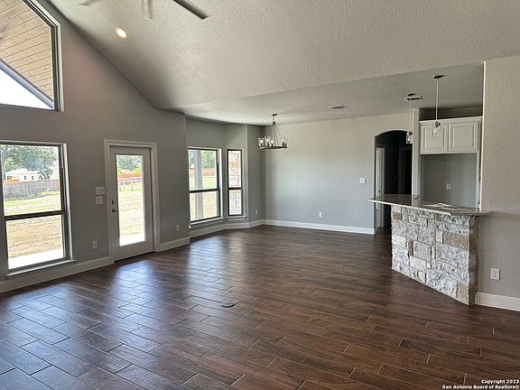 3rd image of 241 CIBOLO WAY