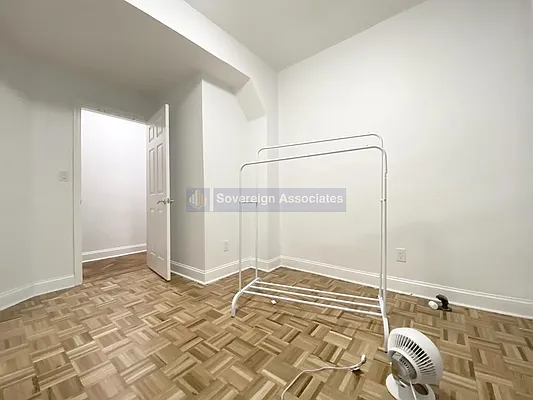 Rented by Sovereign Associates | media 30