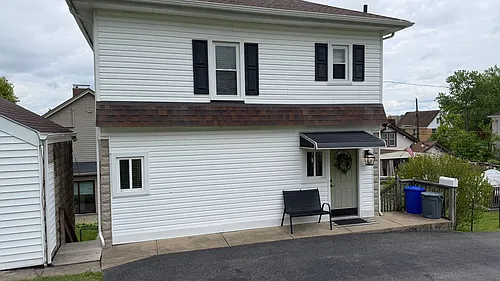 207 Briggs St Photo 1