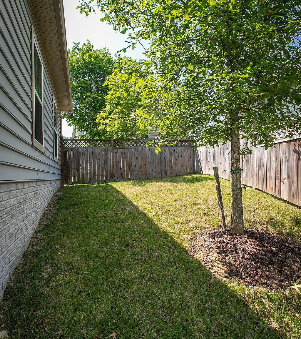 3 bed, 3.5 bath, 3540 sqft, $3,595 — Photo 2