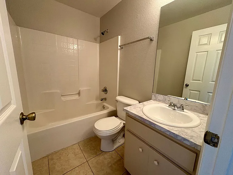 609 Tamarin Ln — Photo 19