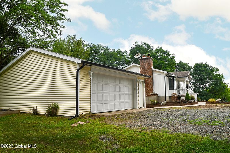 2nd image of 891 Maple Hill Road