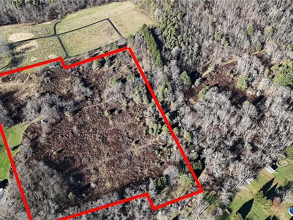 2nd image of 220 Evergreen St