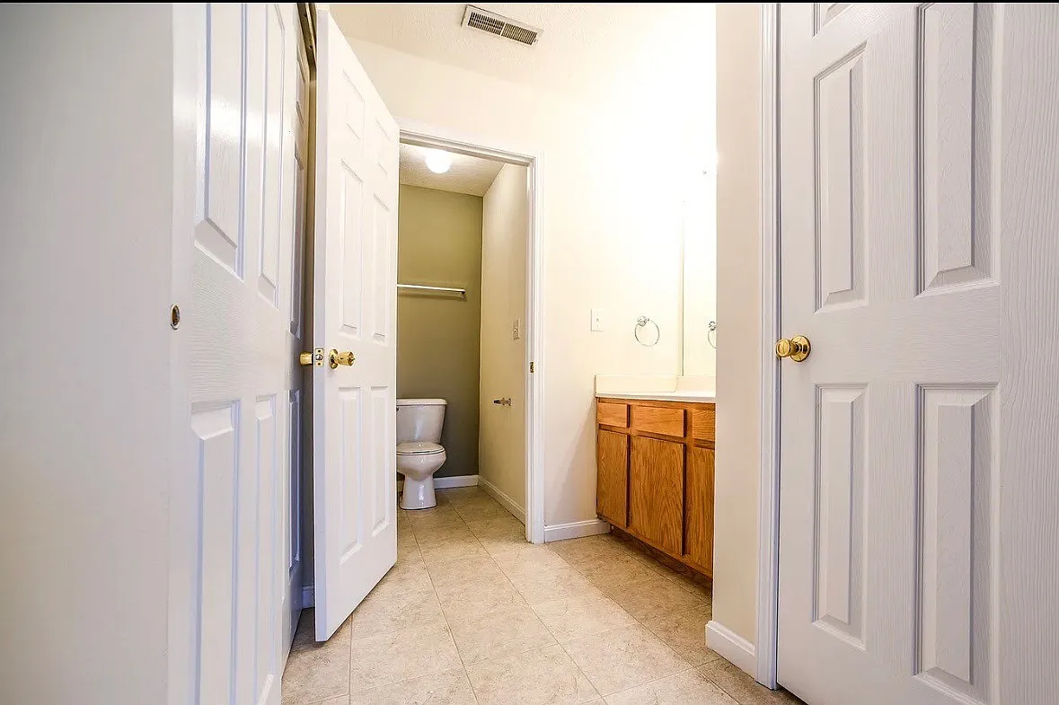 Cardinal Creek Apartments — Photo 4