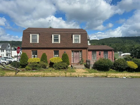 301 E 2nd St, Mount Carmel, PA 17851