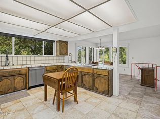 8355 Lakeside Dr, Reno, NV 89511