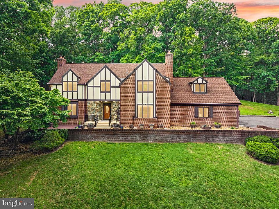 1st image of 4896 Occoquan Club Dr