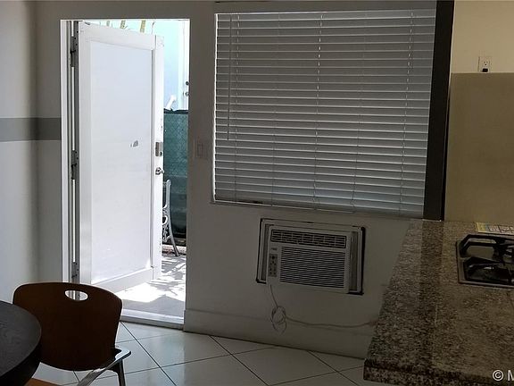 3rd image of 421 Collins Ave APT 2