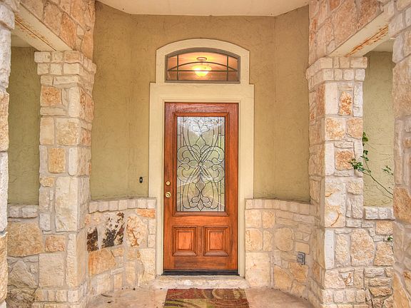 3rd image of 673 Rosewood Ave