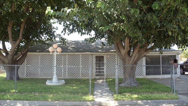 1st image of 609 NE Ave E Pl