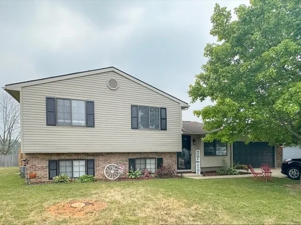 222 Hummingbird Dr, Greentown, IN 46936