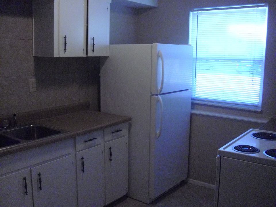 2nd image of 813 SW Mill St APT 202