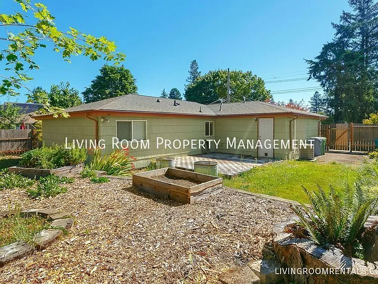 7021 SE 69th Ave — Photo 11