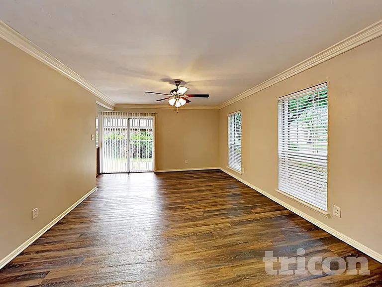 2725 Branch Oaks Dr — Photo 3