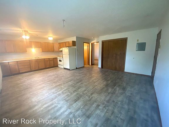 3rd image of 1215 15th Ave N #9494414
